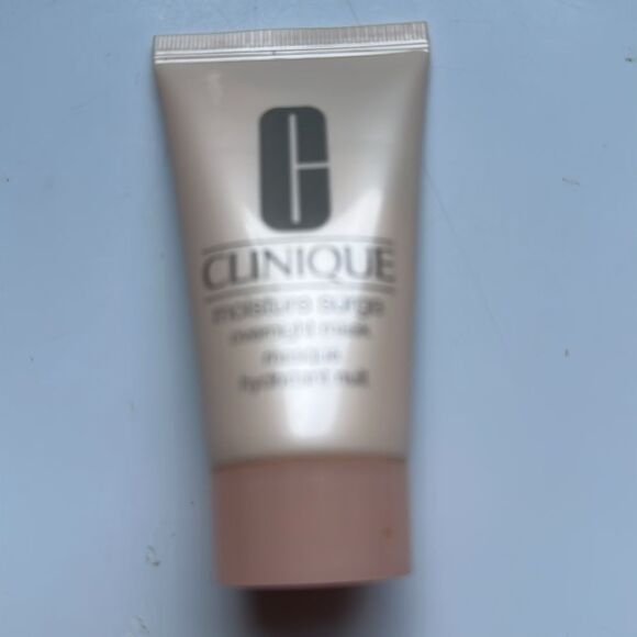 Bundle of two Clinique Moisture Surge and All About Clean Set - 1 Oz - Picture 2 of 7